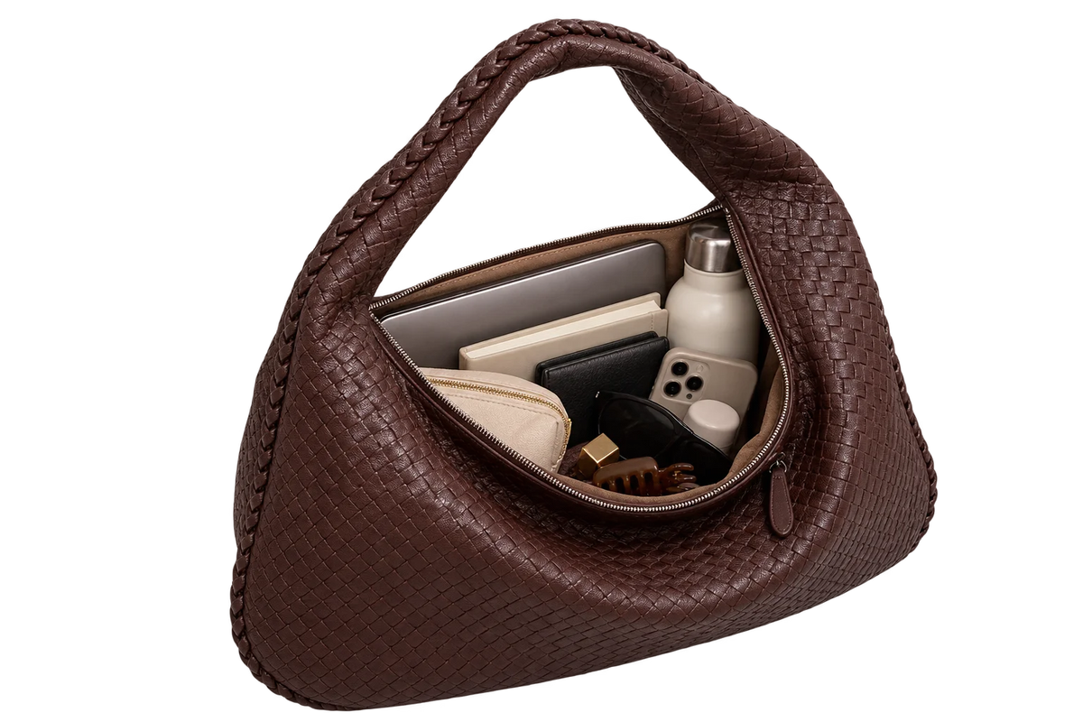 What fits inside the bag